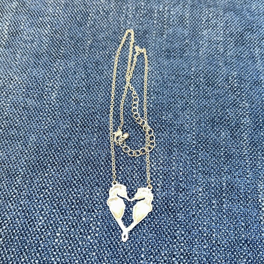 Sweetheart Kissing Seahorse Pendant Necklace Silver Plate 16” Chain 3” Extender - Picture 3 of 5